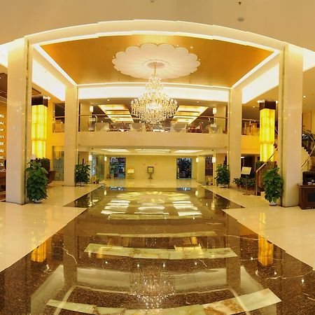 Golden Dragonball Hotel Guilin Esterno foto