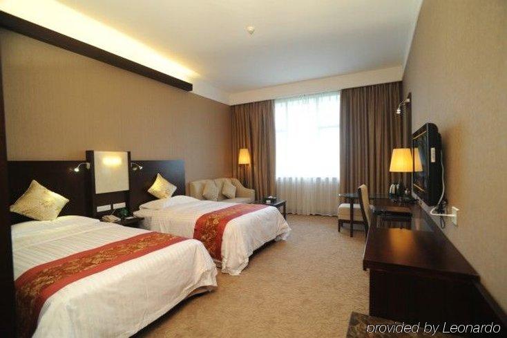 Golden Dragonball Hotel Guilin Camera foto