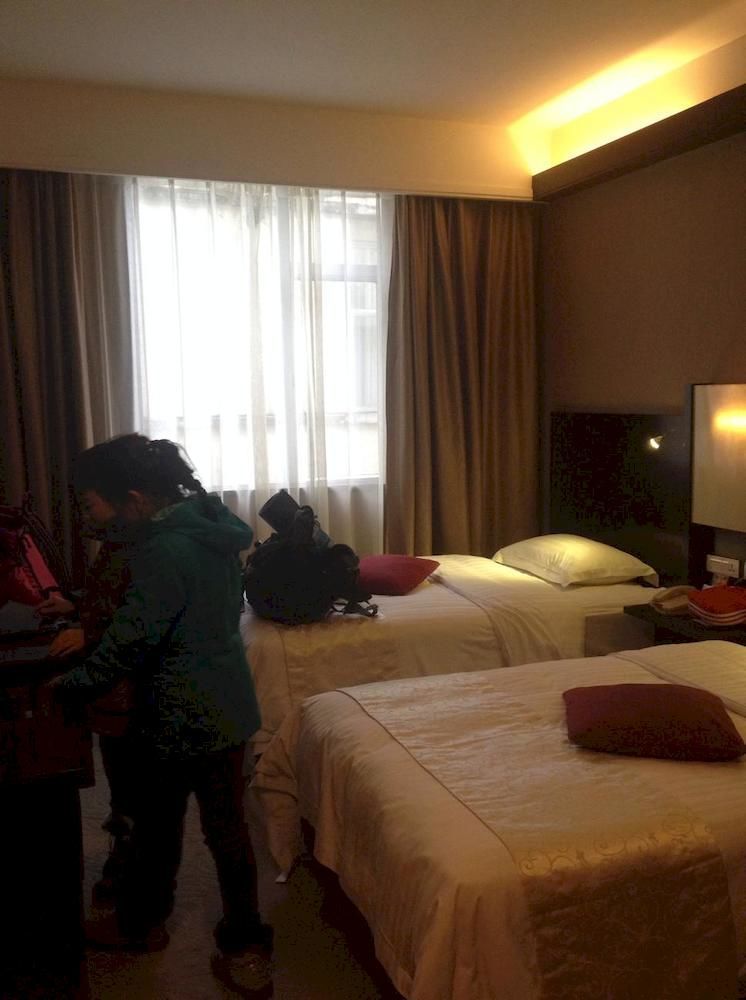 Golden Dragonball Hotel Guilin Esterno foto