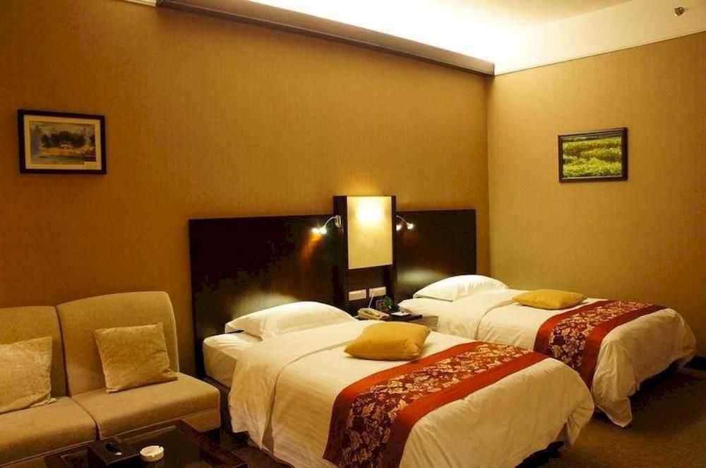 Golden Dragonball Hotel Guilin Esterno foto
