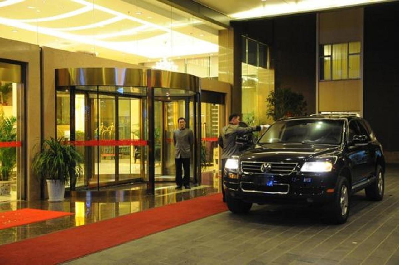 Golden Dragonball Hotel Guilin Esterno foto
