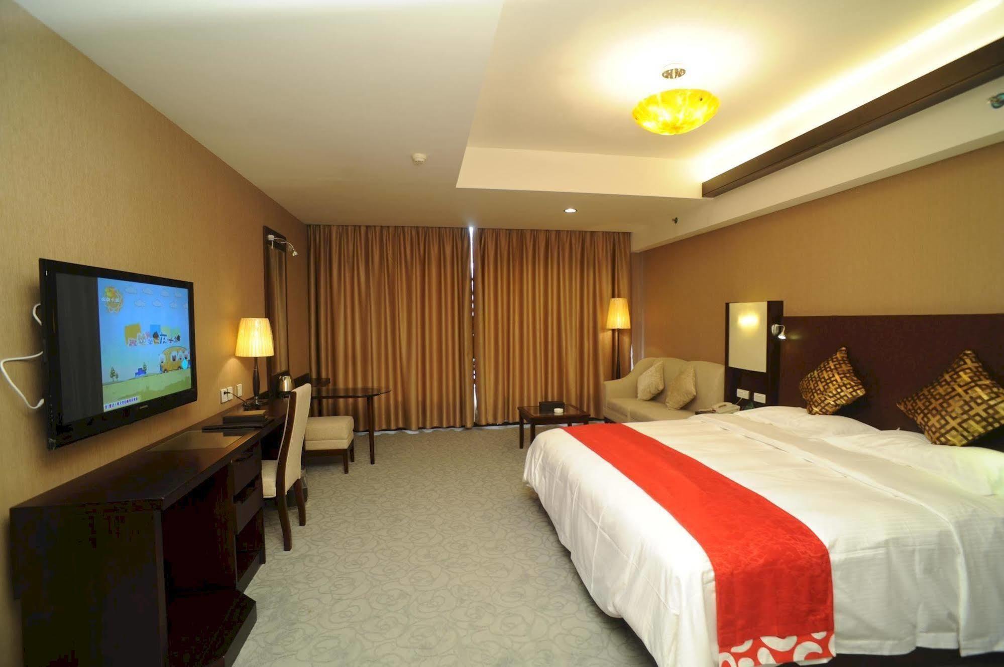Golden Dragonball Hotel Guilin Esterno foto