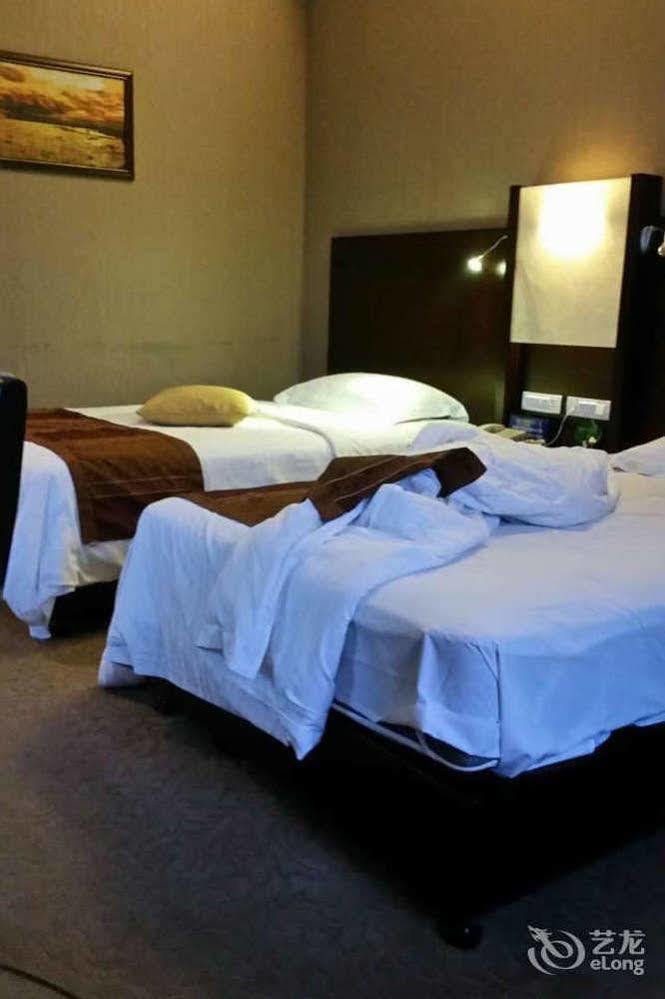 Golden Dragonball Hotel Guilin Esterno foto