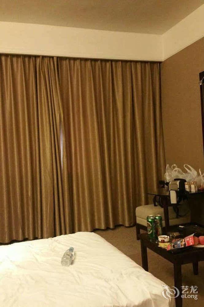 Golden Dragonball Hotel Guilin Esterno foto
